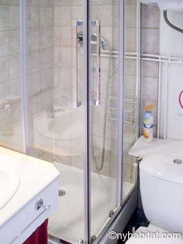 Logement à Paris, Location meublée - Photo 5