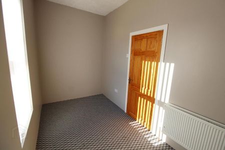 108 Gregg Street, Lisburn, BT27 5AW - Photo 2
