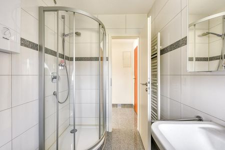 +++ gute Wohnlage - modernisiert, gemütlich & gehoben - Dachgeschoss (2.OG) - EBK möglich - an einen Nichtraucher +++ - Foto 5