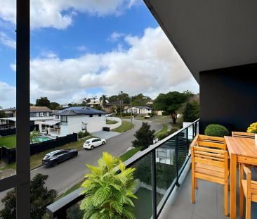 Bright & Spacious 2-Bedroom Apartment in the Heart of Macgregor - Photo 2