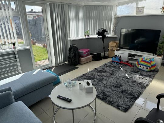4 bedroom semi-detached house to rent - Photo 1
