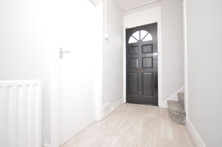 3 bedroom maisonette to rent - Photo 3