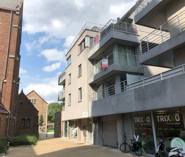 Ruim appartement met 2 slaapkamers op de grote markt! - Photo 4