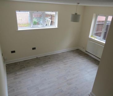 1 bedroom terraced house to rent - Photo 5