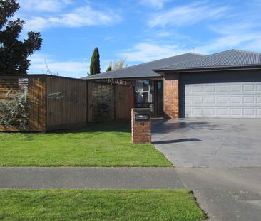 Spacious 3 Bedroom House - Photo 5