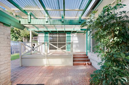 9 Shields Lane, Pennant Hills NSW 2120 - House For Rent | Domain - Photo 5