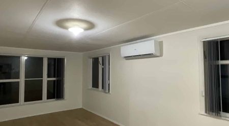 PAPAKURA, 4 BEDROOMS - Photo 2