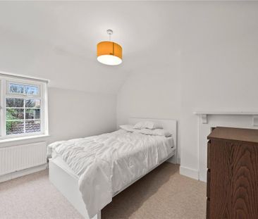 2 bedroom semi-detached house to rent - Photo 2