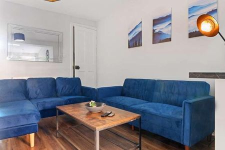 Russell Road, Forest Fields, NG7 - Photo 2