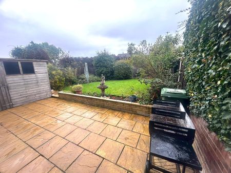 Redwood Road, Yeovil - Photo 3