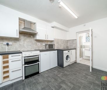 Park Avenue Road, London - Photo 6