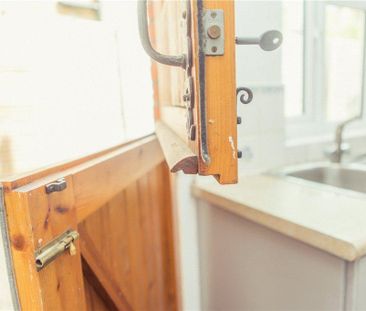 4 bedroom end of terrace house to rent - Photo 6