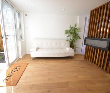 8 Woodcote Hall. 8 Woodcote Road, Epsom, Surrey, KT18 7QQ - Photo 1