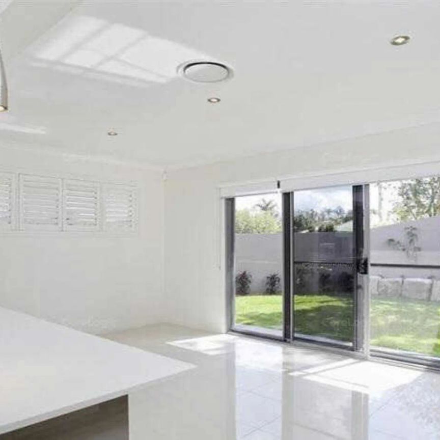 SPACIOUS FAMILY LIVING IN THE GAP - Photo 1