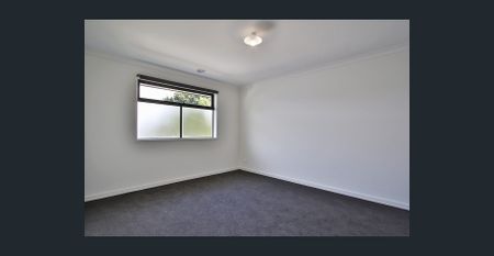 Stunning Family Home - Photo 4