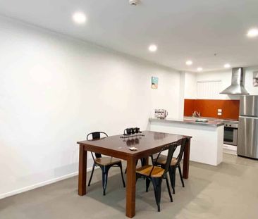 Penthouse Living in the Heart of the City - Photo 2