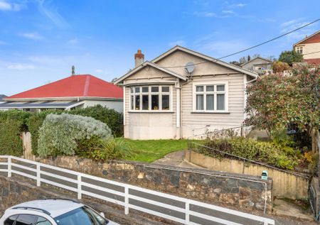 Sunny two bedroom home - Photo 5