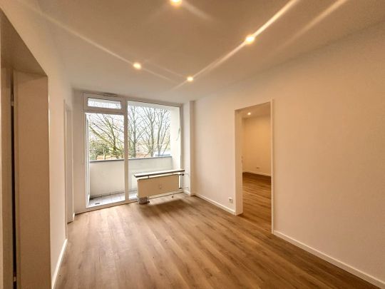 Frisch kernsanierte 3,5-Zimmer-Wohnung - Photo 1