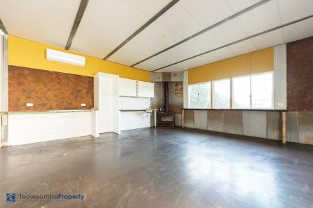 Modern Family Home with Shed of most Men's dreams - Photo 4