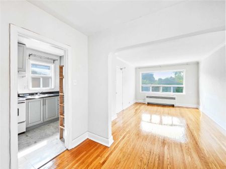 For Lease - 116 Eastwood Road Unit# 2, Toronto, Ontario - Photo 2