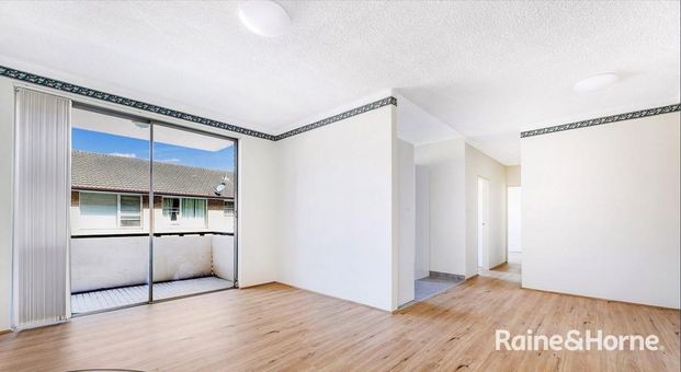2 bedroom - Full Brick In Prime Location - Photo 1
