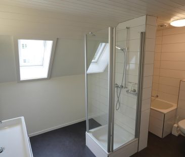 gemütliche 4 Zimmer-Dach-Wohnung mit Balkon ... - Foto 4