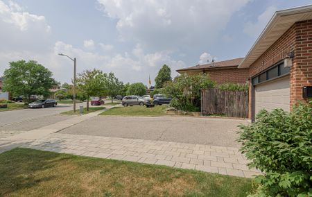 For Lease - 3 Pottery Crescent Unit# Main, Brampton, Ontario - Photo 4