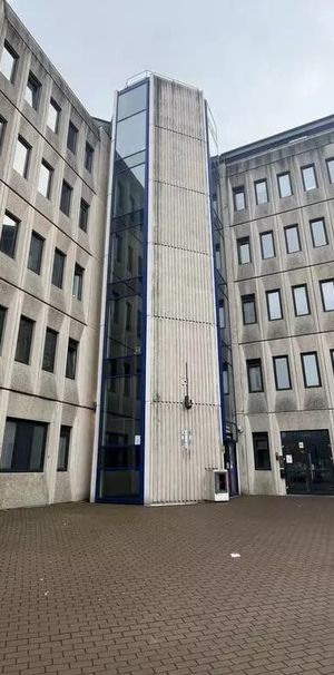 PETERBOROUGH - Photo 1