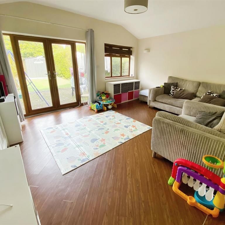 3 bedroom terraced house to rent - Photo 1