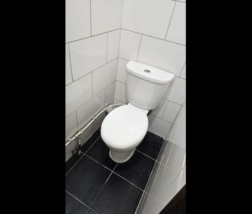 Studio Flat, Barking Road, E13 - Photo 5