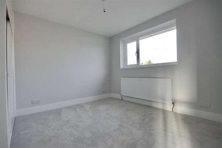 St. Helena Way, Portchester, PO16 - Photo 3