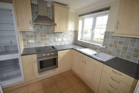 2 bedroom terraced house to rent - Photo 4
