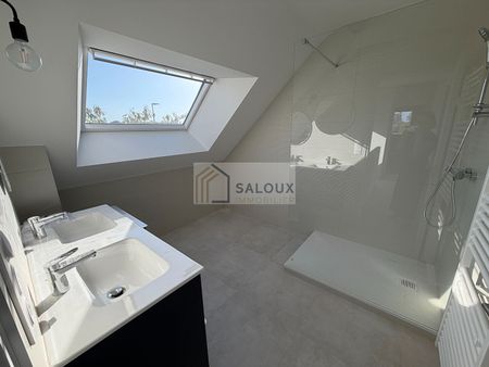Location Maison 5 pièces 141m² - Photo 3