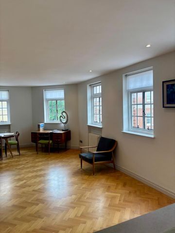 2 Bed Flat, Green Street, W1K - Photo 2