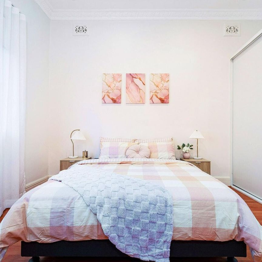 Hurstville - Photo 1