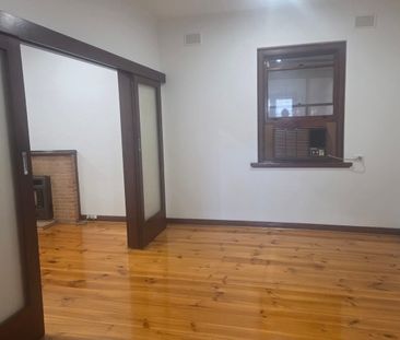 Beautifully Presented - Conveniently Located - Photo 3