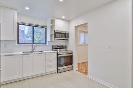 For Lease - 32 Penwick Crescent, Richmond Hill, Ontario - Photo 5