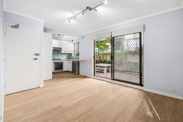 Collaroy, 2/6 Stuart Street - Photo 1