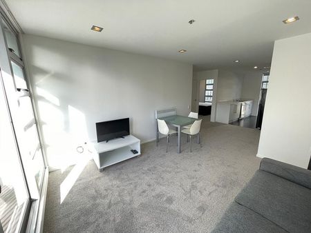 Central 2BR Apartment with Balcony! - Photo 4
