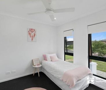 SIMPLEY STUNNING HOME with DUCTED AIR-CONDTIONING - RENT INCREASING... - Photo 5