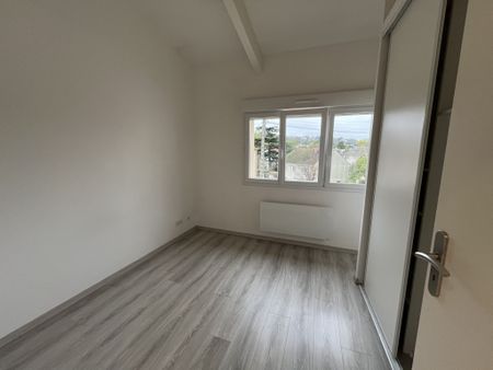 TROIS PIECES PALAISEAU - Photo 2