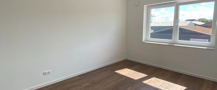 Moderne 2-Zimmer-Wohnung mit großzügigem Wohnbereich & Balkon - Foto 1