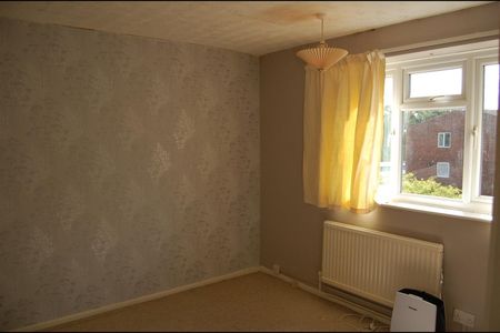 2 Bed Flat, The Larches, LU2 - Photo 5