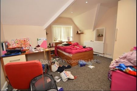 8 bedroom student accommodation - Photo 5