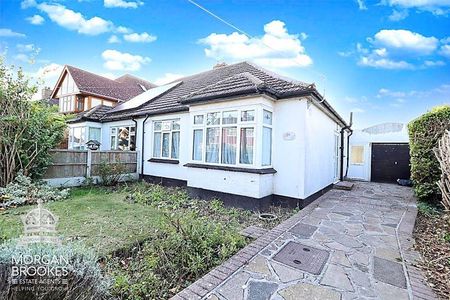 2 bedroom semi-detached bungalow to rent - Photo 2