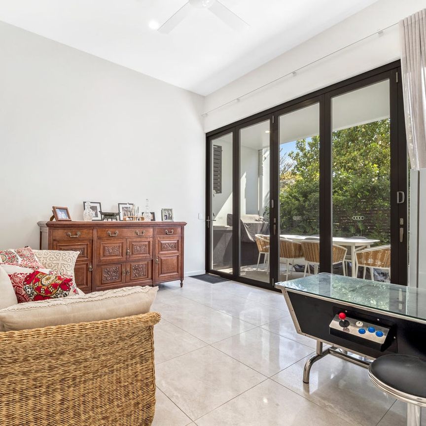 Properly Managed I Executive Three-Storey Townhouse with Rooftop City Views - Photo 1