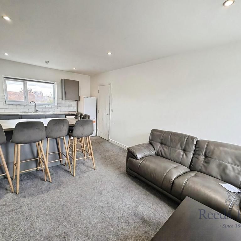 3 bedroom apartment to rent - Photo 1