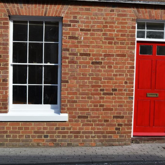 4 bedroom terraced house to rent - Photo 1
