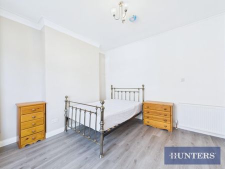 1 bedroom Flat To Let - Photo 3