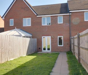 2 bedroom terraced house to rent - Photo 2